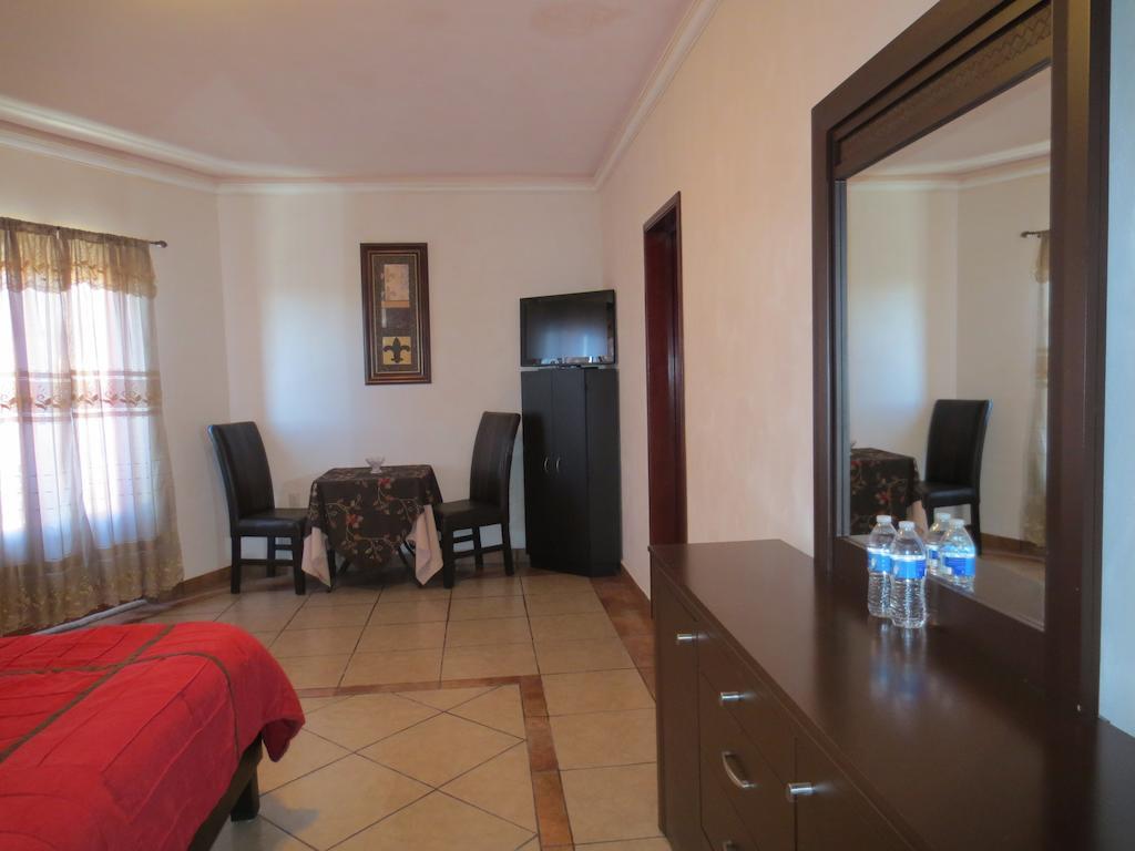 Casa Celia Hotel Restaurante Bernal Bilik gambar