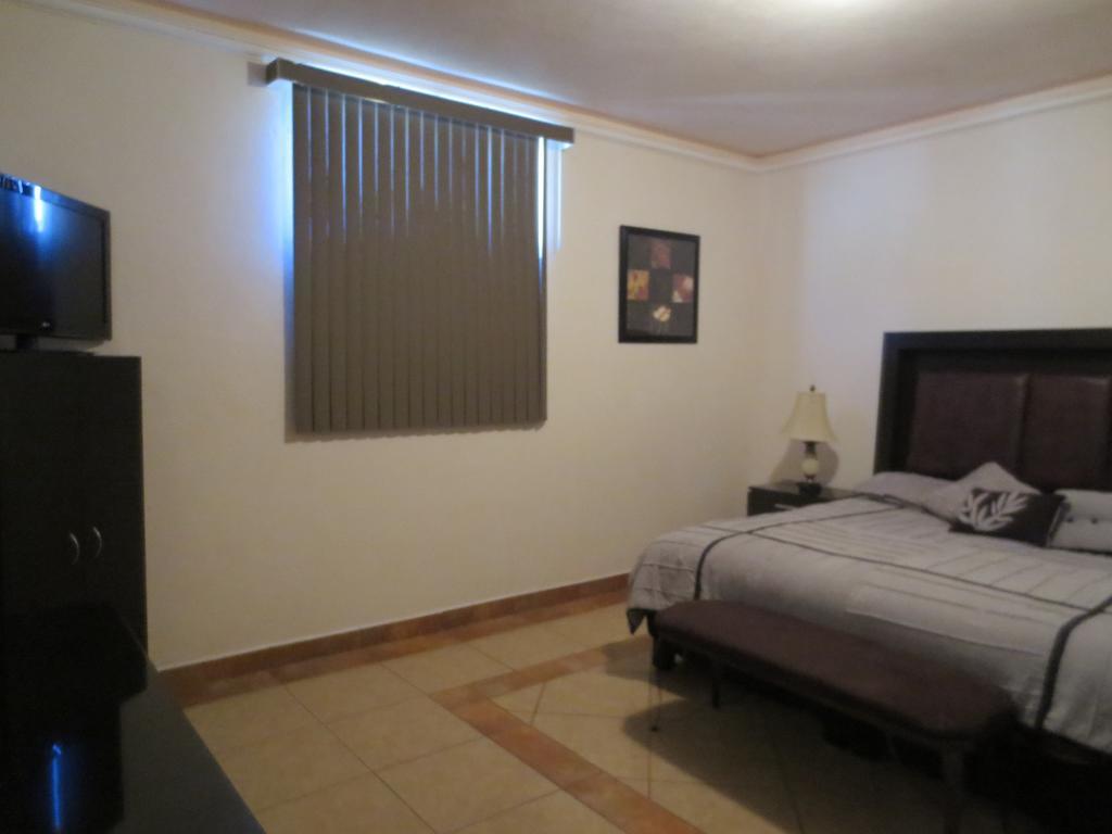 Casa Celia Hotel Restaurante Bernal Bilik gambar